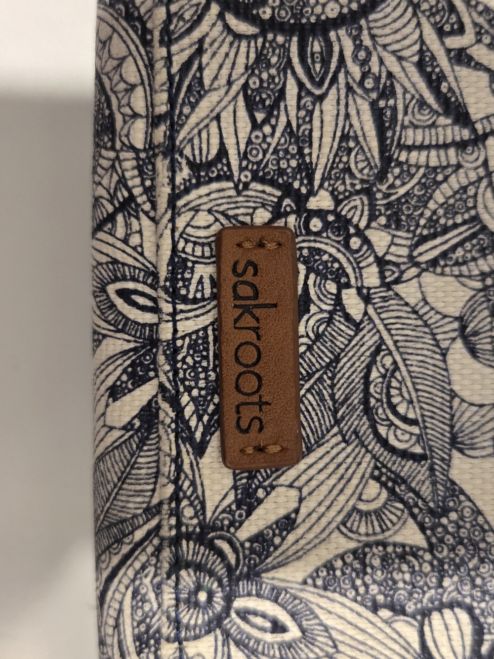Sakroots Floral Doodle Canvas Clutch in Navy and Cream